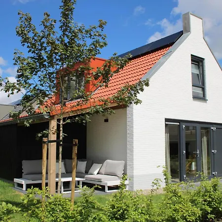 Modern Dune Retreat With Garden *